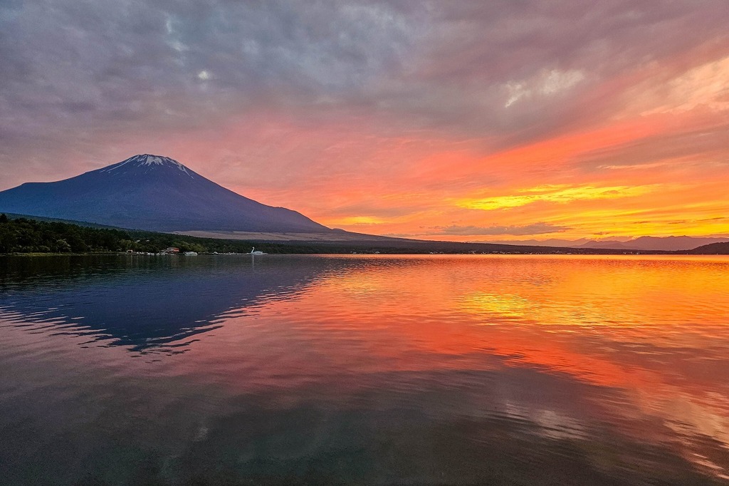 夕陽の山中湖（１）