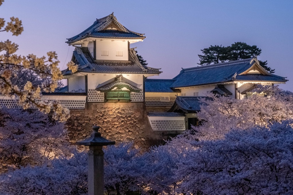 夕暮れの金沢城（６）