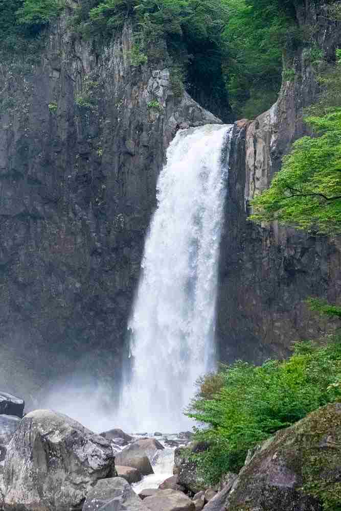 苗名の滝（３）