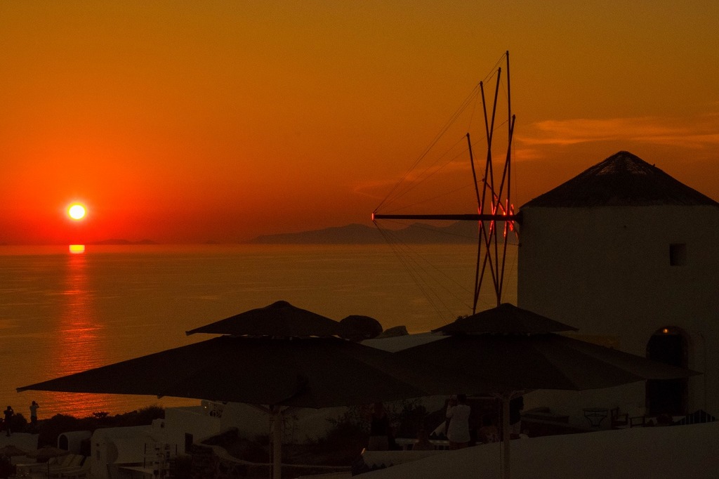 サントリーニ島の夕暮れ（４）