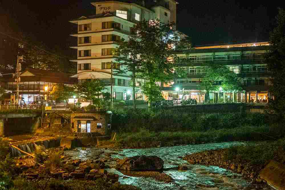 四万温泉（１）