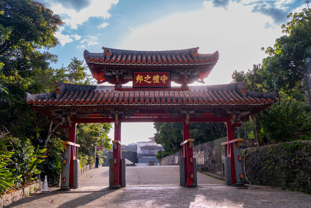 完成間近の首里城（１）