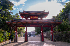 完成間近の首里城（１）