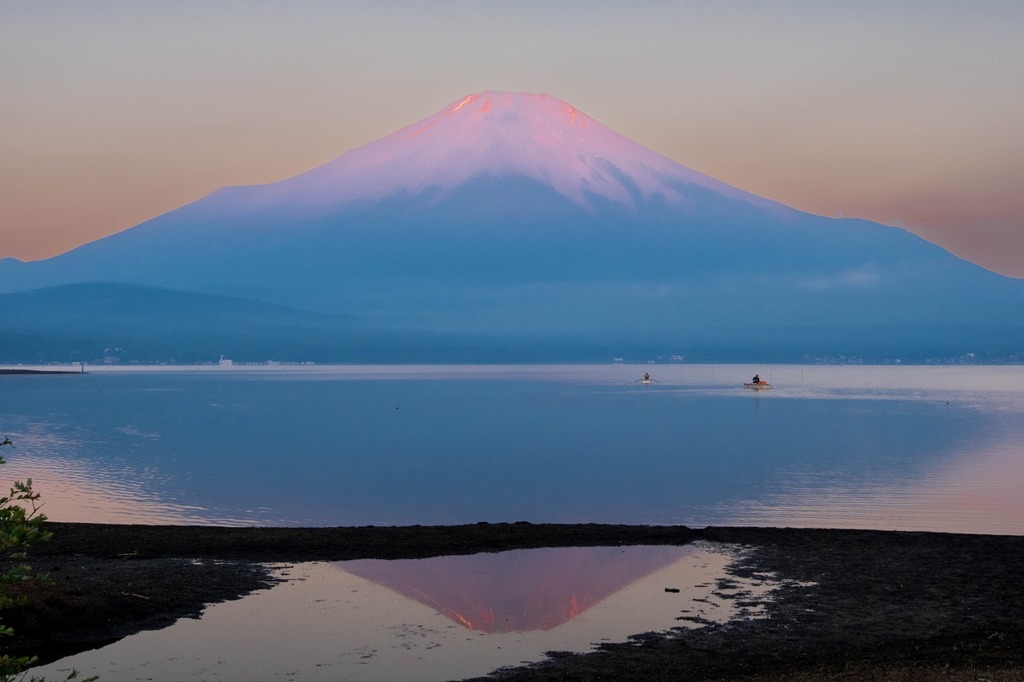 夜明けの富士山