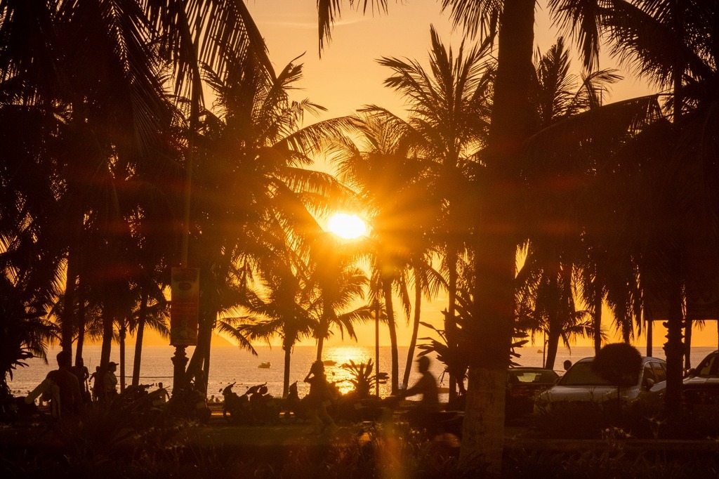 ミーケビーチの夜明け（３）