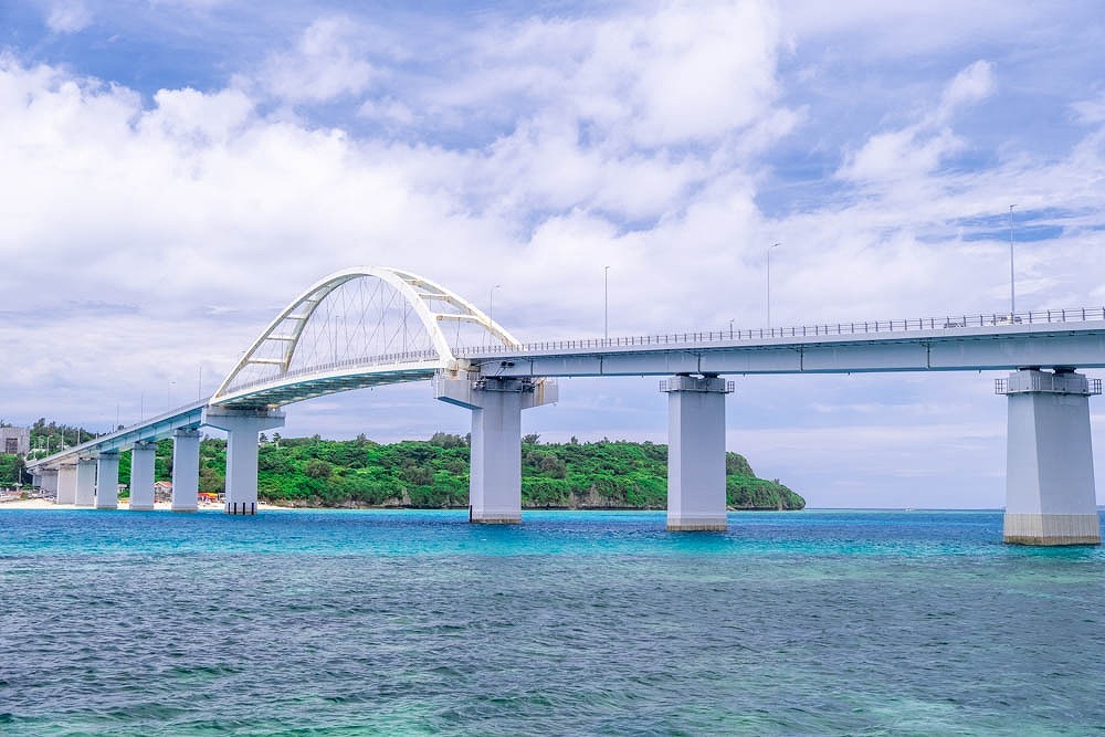 瀬底大橋