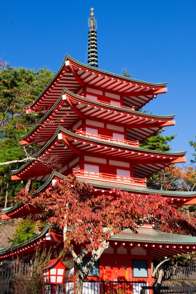 秋の忠霊塔（４）