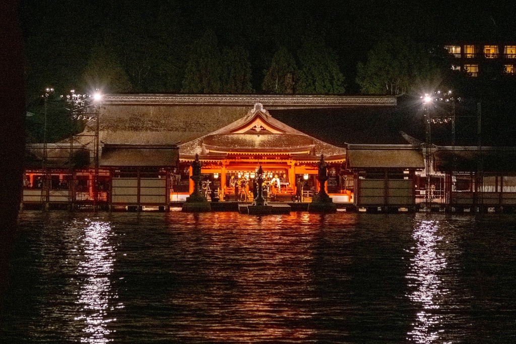 夜の厳島神社（２）