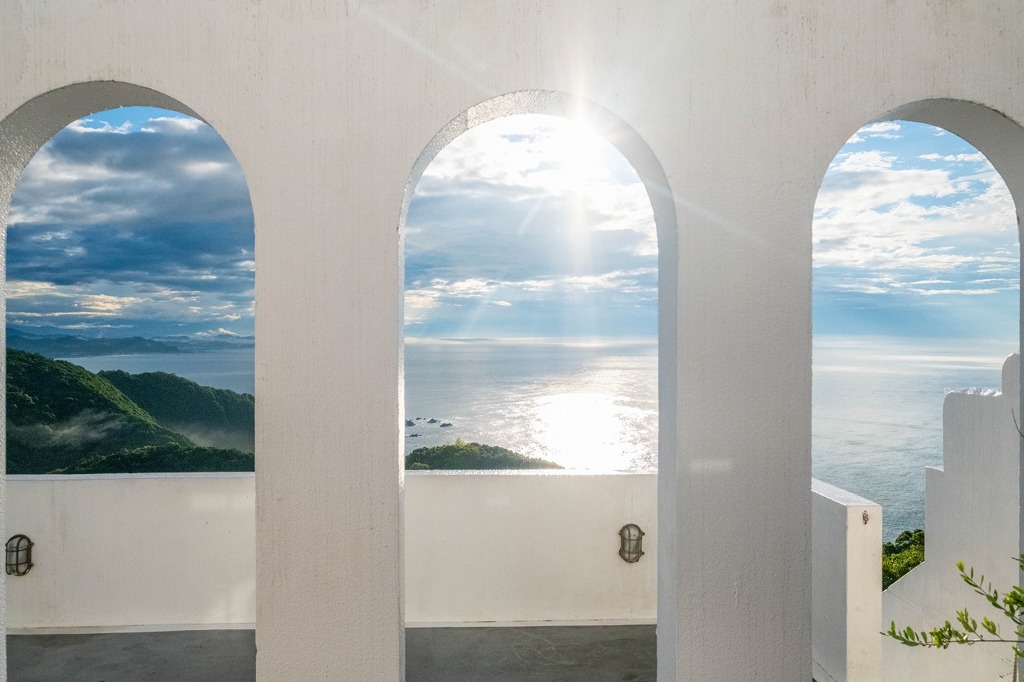 朝日のヴィラ・サントリーニ（３）