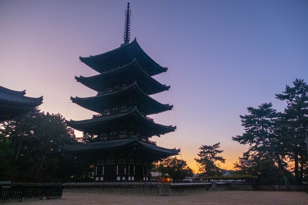 奈良の夜明け（（２）
