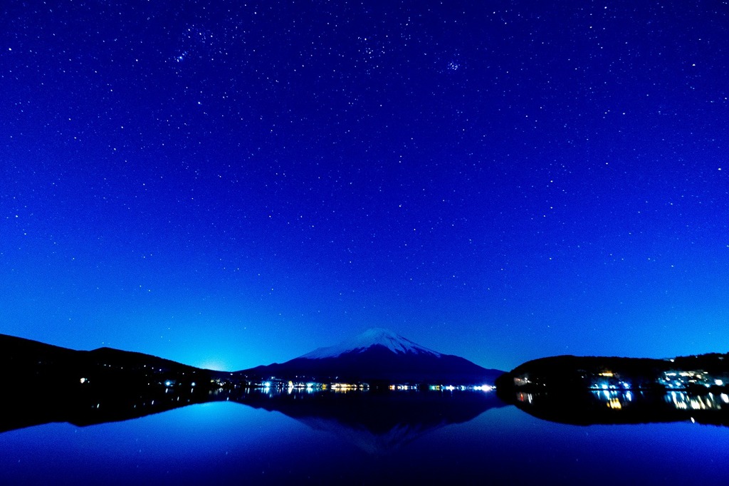 夜の富士山