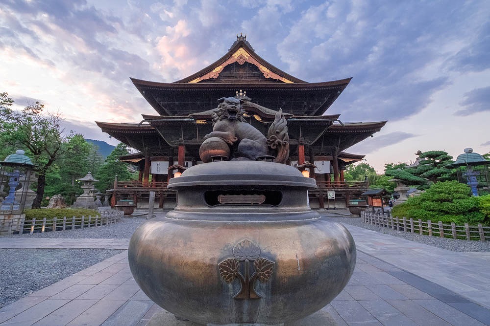 梅雨明けの善光寺（２）