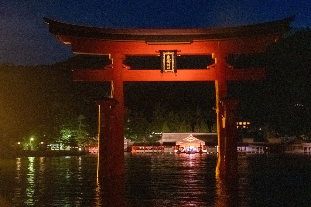 夜の厳島神社（３）