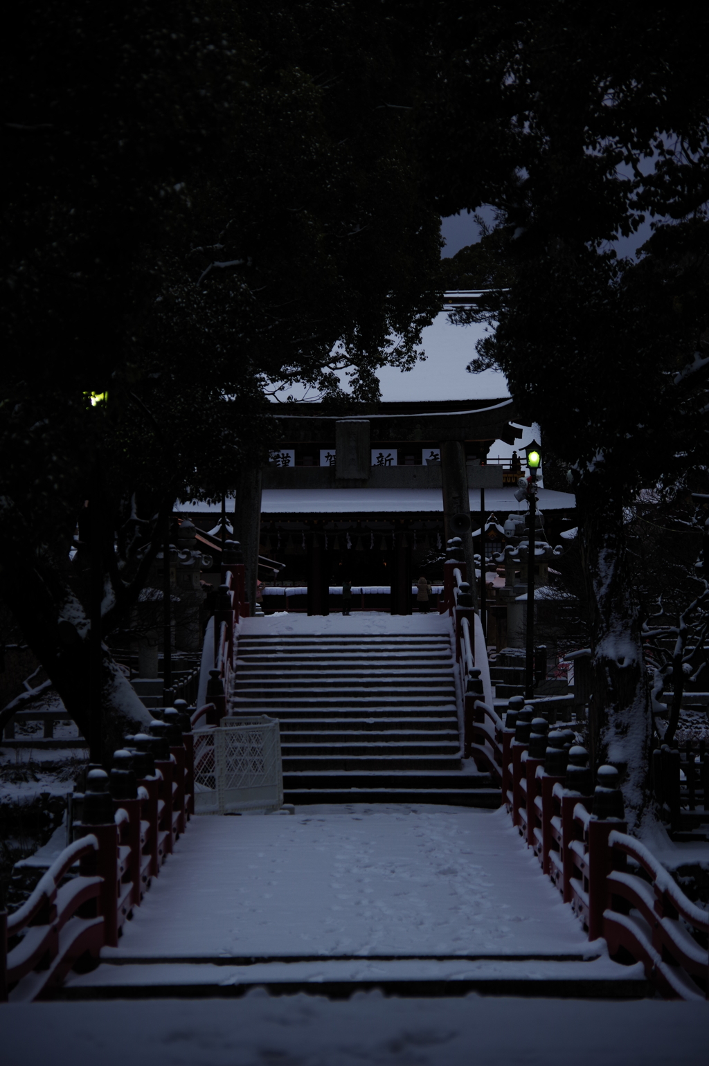 雪と太鼓橋