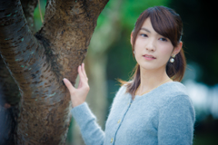 秋の陽気　ポートレート　秋は木立を抜けて・・・