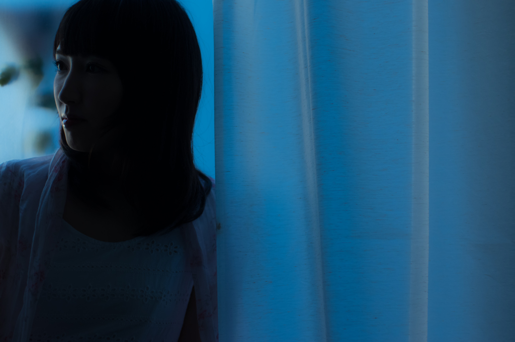 冬の日　碧の窓辺　柔らかな視線・・・