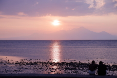 夕日を望む
