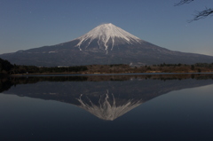 鏡面のような