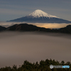 一面霧に包まれた深夜の吉原