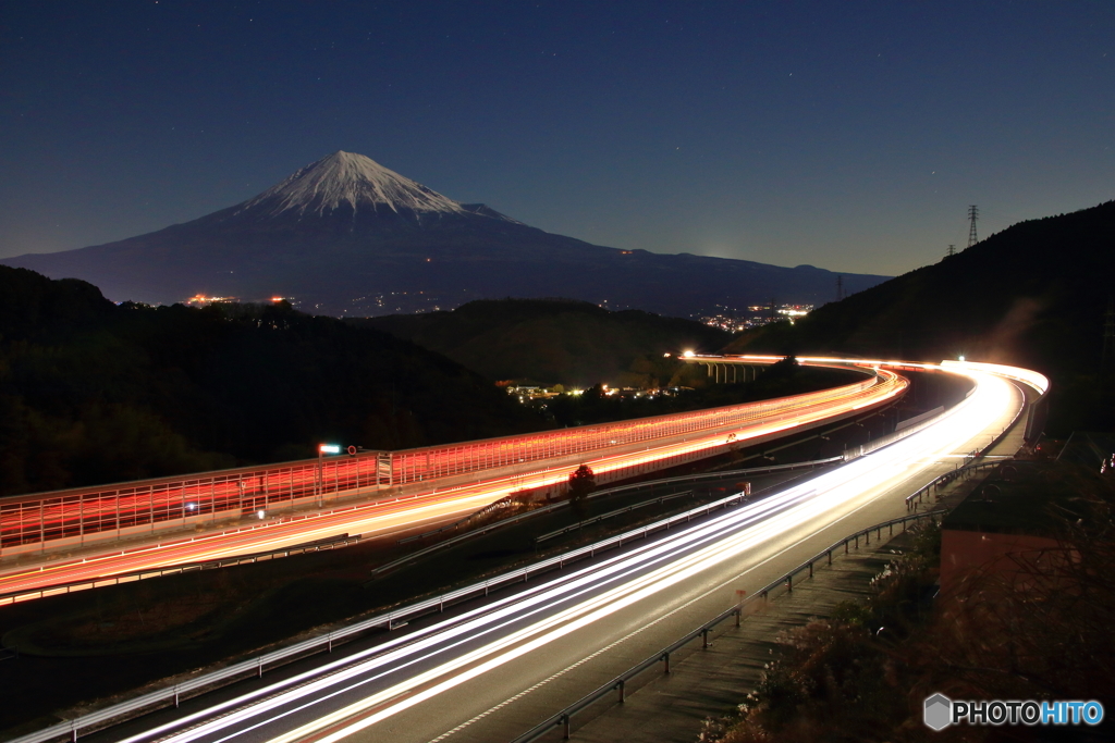 新東名の光跡