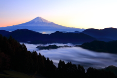 雲海と富士山