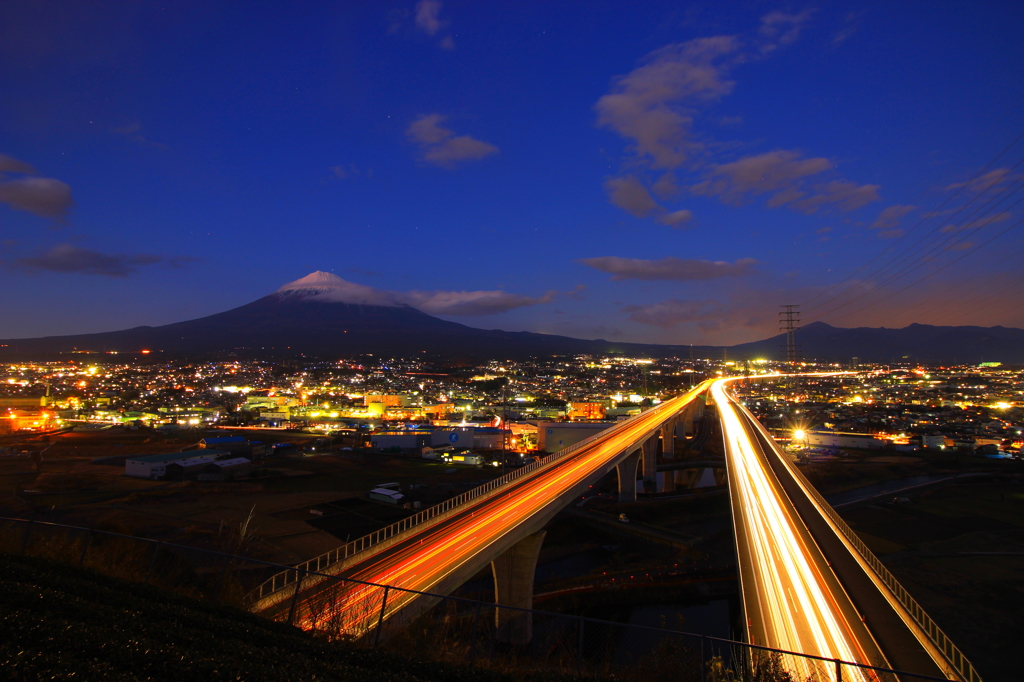 新東名と富士山