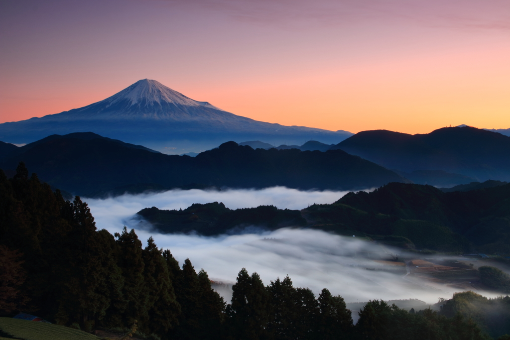 雲海と富士山－２
