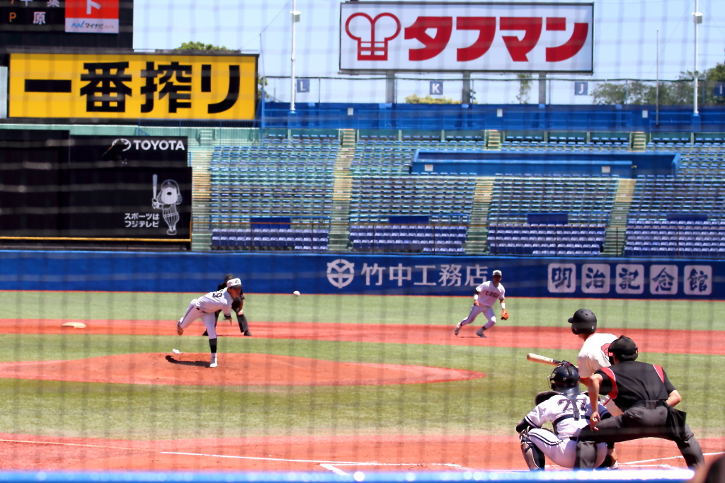 平日・神宮球場