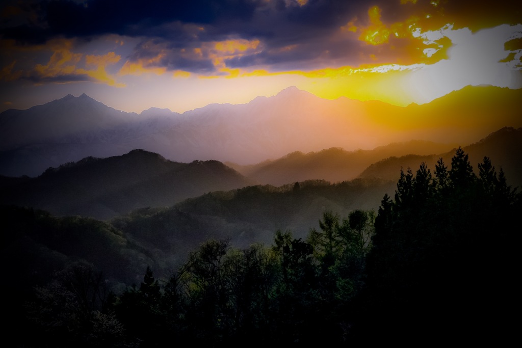 山の夕焼け