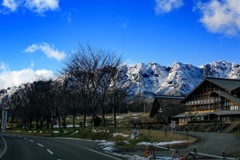 戸隠山と水車小屋