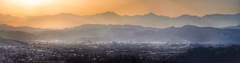 山国の夕景
