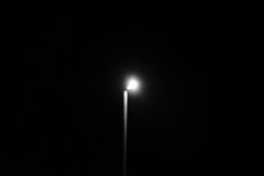夜　街灯