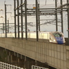 夕焼けを受けての北陸新幹線