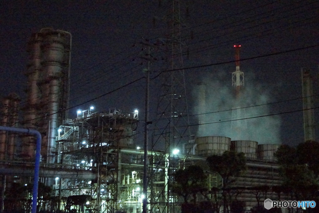夜も休まず
