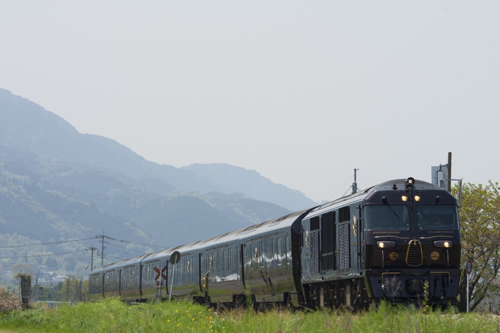 耳納連山をバックに