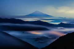 Colorful sea of ​​clouds