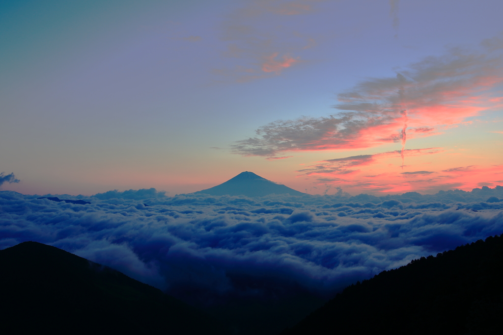 雲海を貫く！