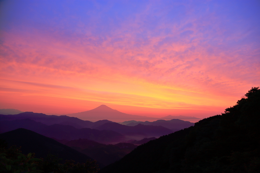 空が燃ゆ