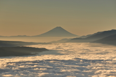 雲海にさす光陰