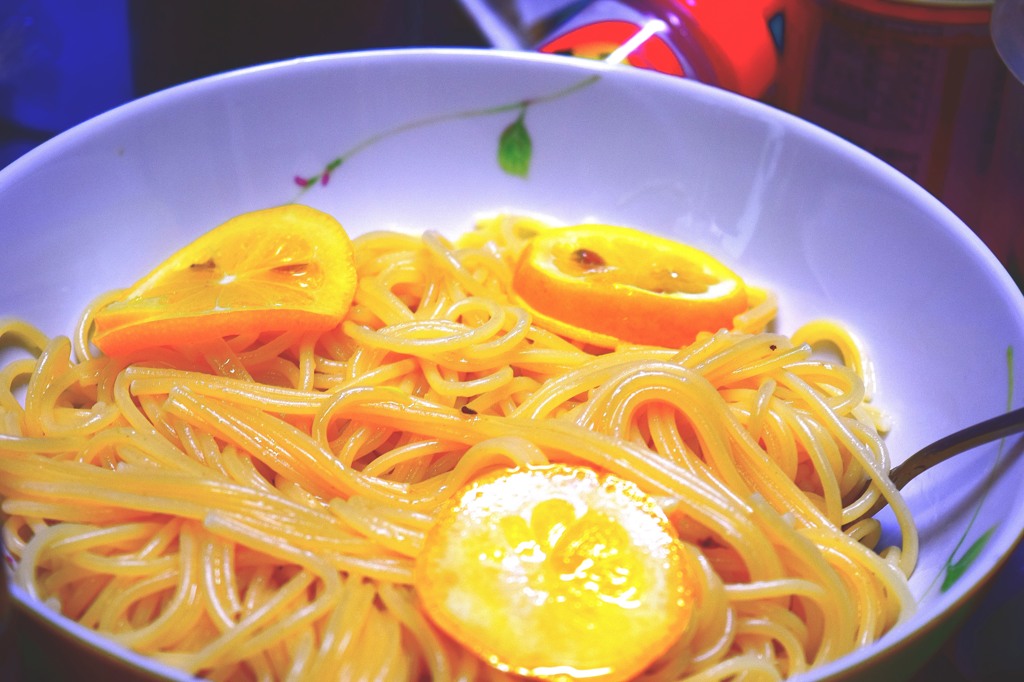 レモンのオリーブオイル漬けパスタ