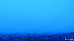 雨。