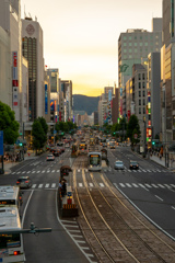 夕焼け空のビジネス街