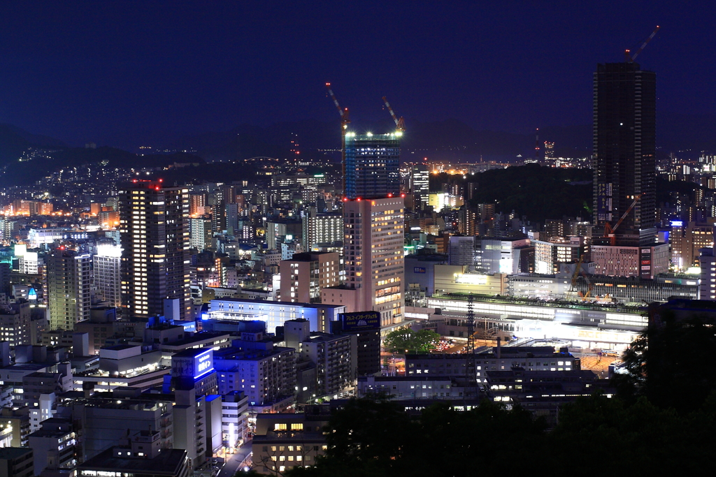 建設中