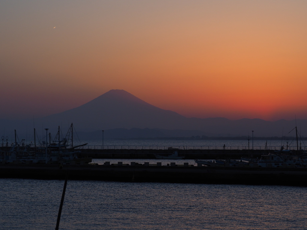 富士山と夕日と海