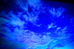 夜の空だって蒼に輝く