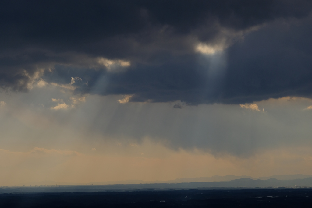 雲間からの光