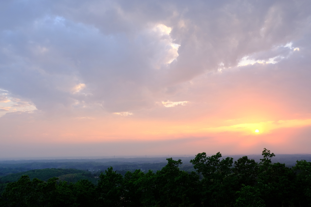 初夏の夕暮雲