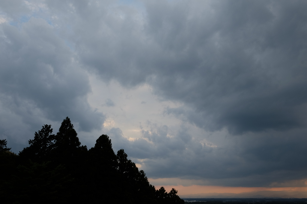 鉛色の雲　その２