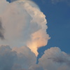 光る入道雲