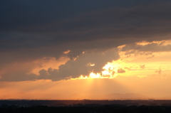 夕陽が照らす